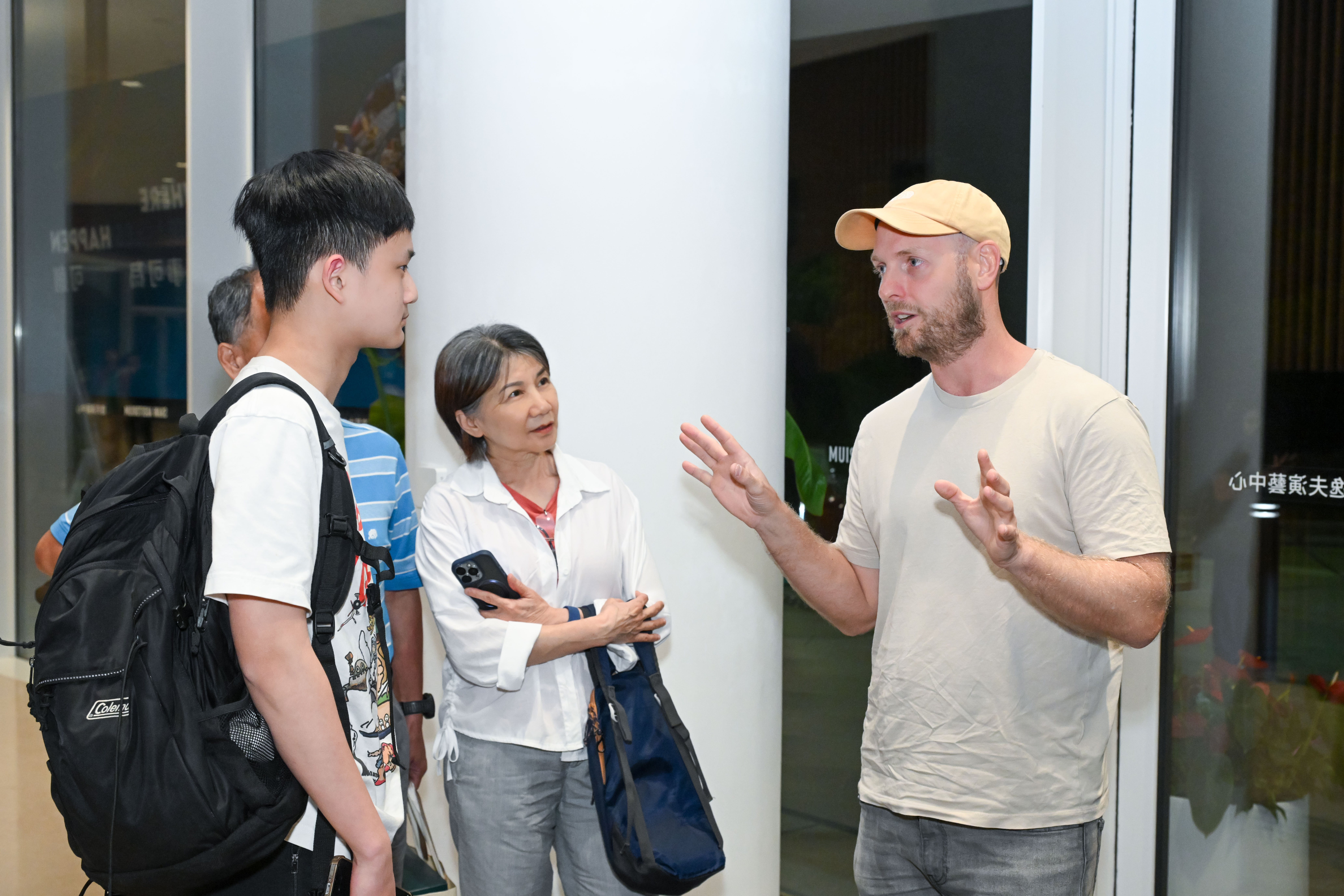 post_talk_four_trai_07